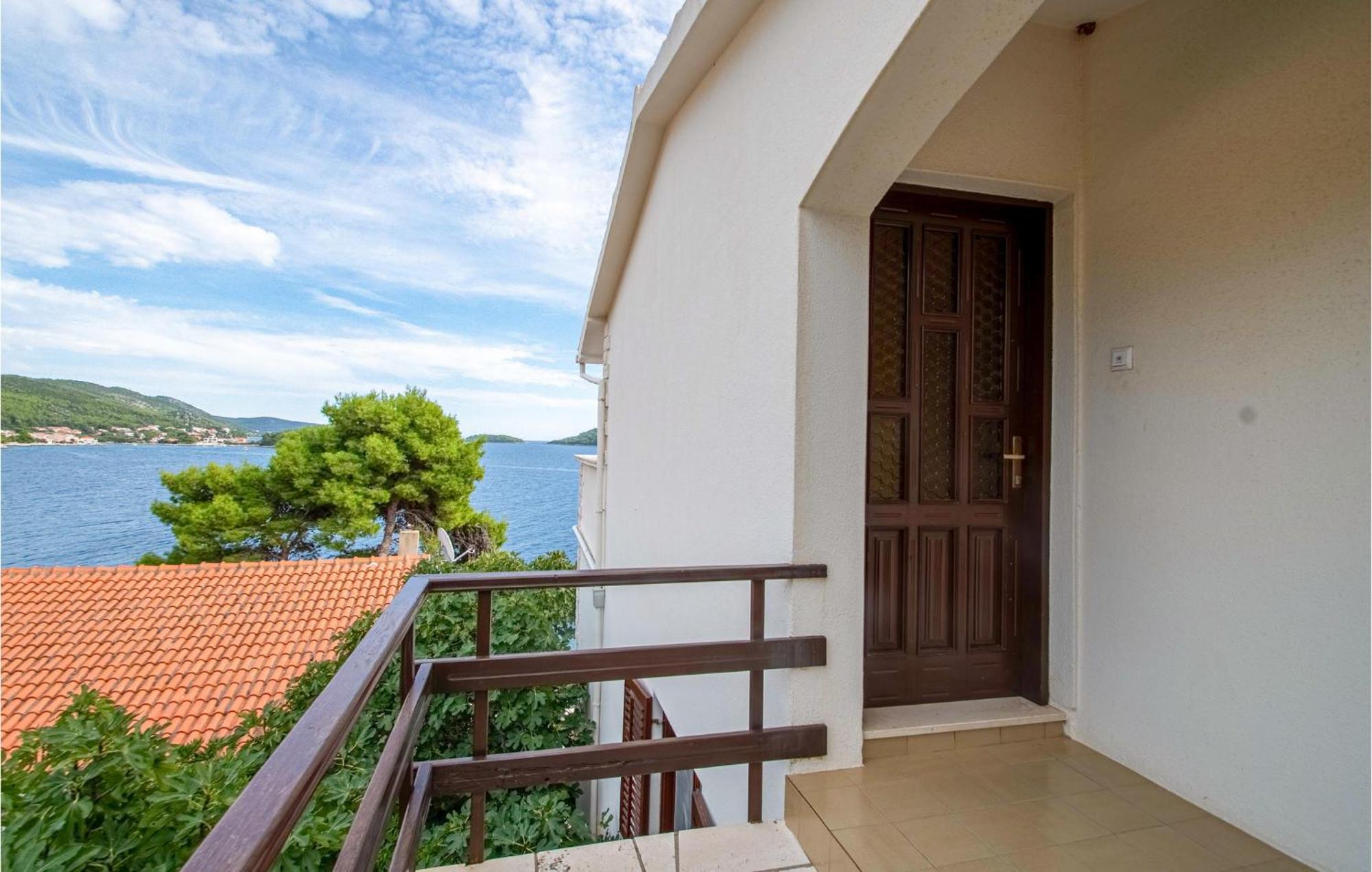 Beautiful Home In Prizba With Kitchen 外观 照片