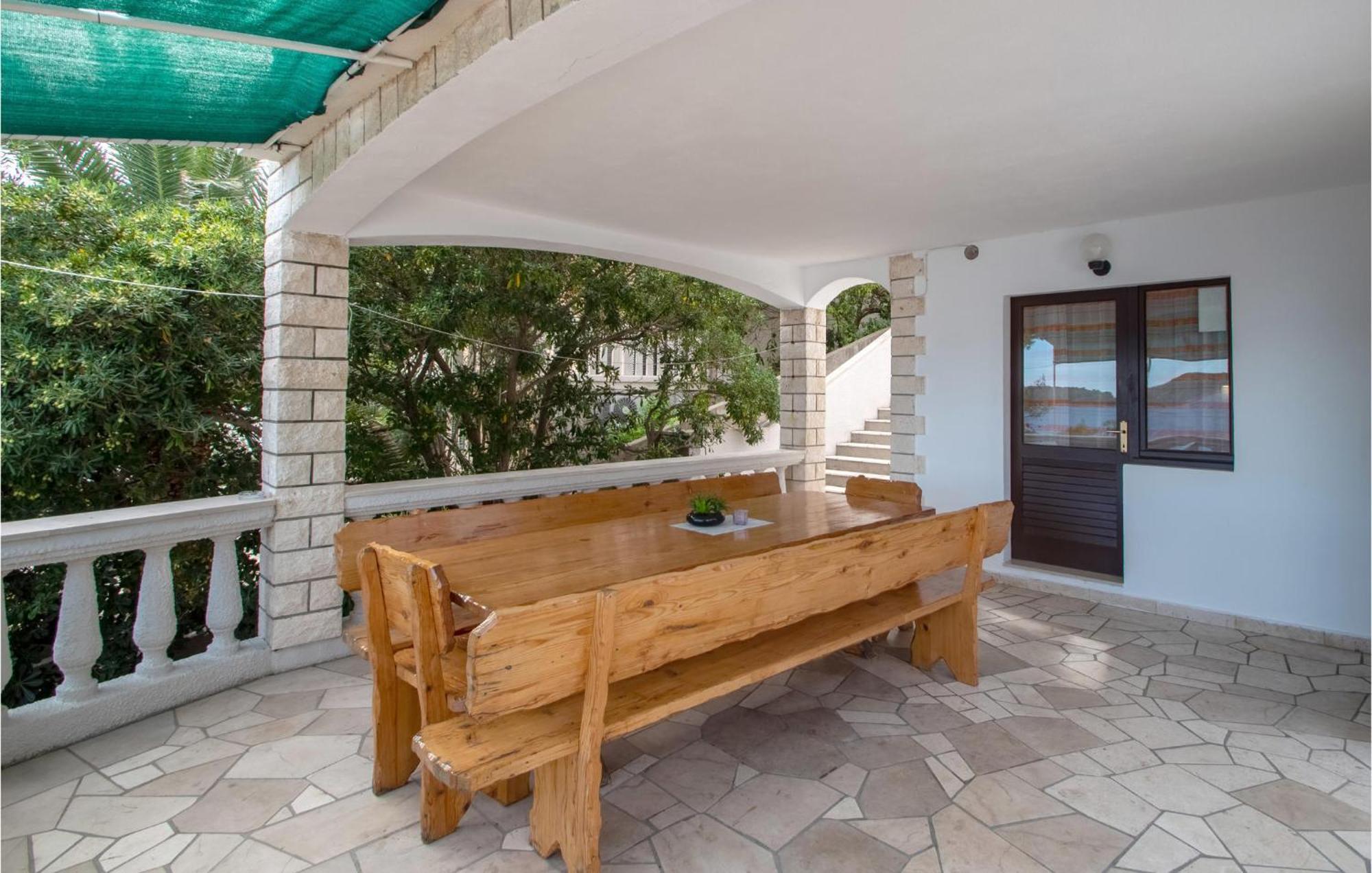 Beautiful Home In Prizba With Kitchen 外观 照片