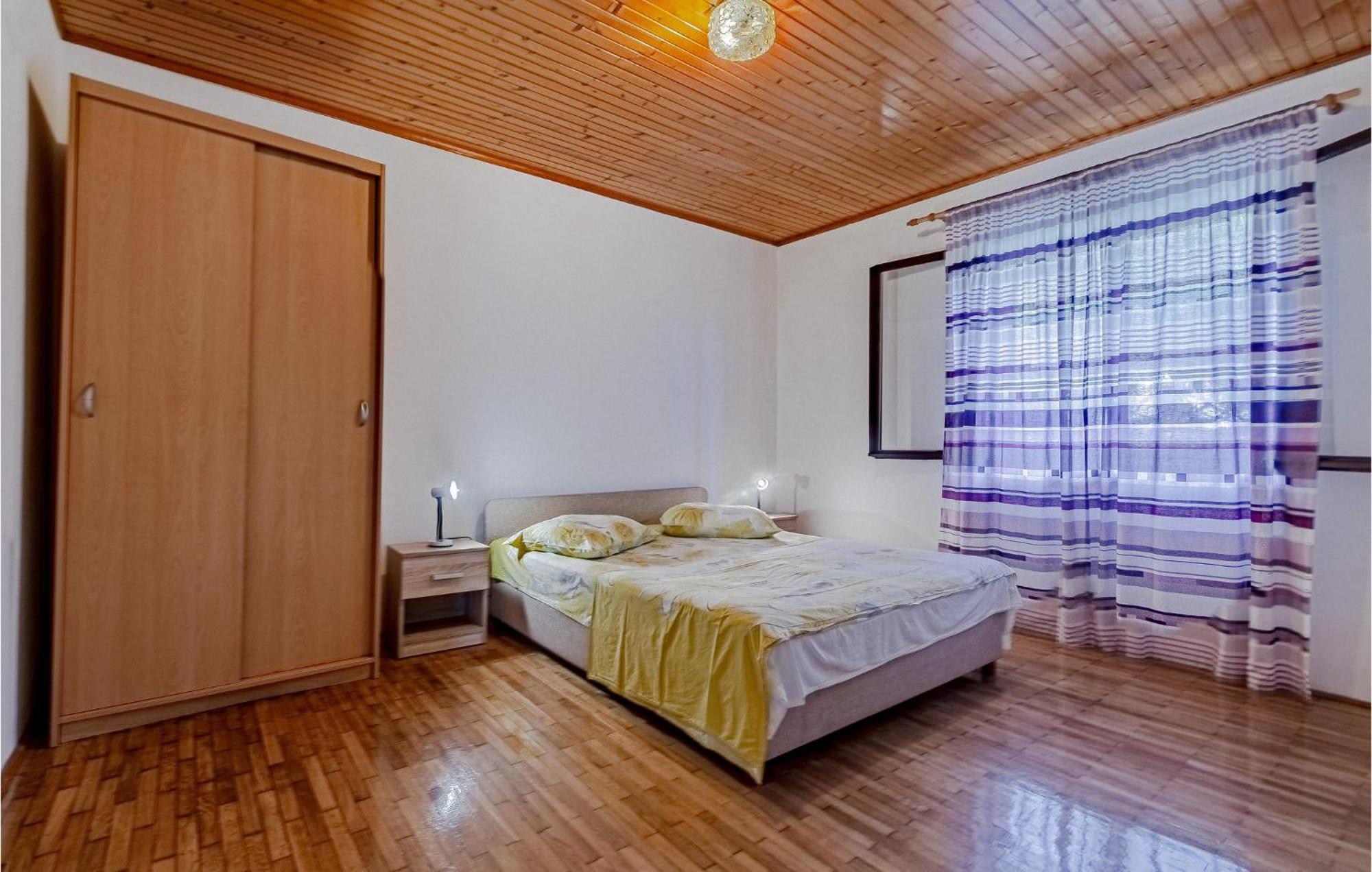 Beautiful Home In Prizba With Kitchen 外观 照片